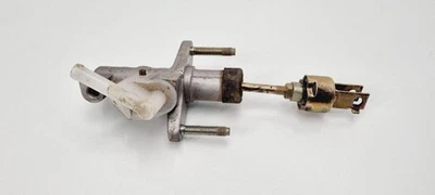 2004 Toyota Corolla E12 Brake Cylinder 2.00 Diesel 31122203 - Image 1 of 3