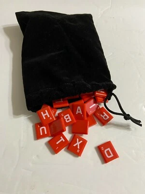Scrabble Puntuación Electrónica 100 Azulejos Rojos Brillantes Letras Blancas Joyería Artesanía Foto 1 de 3