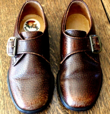 Zapatos sin cordones Buster marrón para niños con hebilla talla 8 1/2 (D sobre B) años 70 Foto 1 de 4