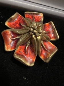 ALTERNANCES PARIS FRENCH DESIGNER SIGNED GOLD BRASS TON ENAMEL FLOWER BROOCH/PIN