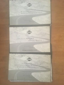 1998 nissan altima owners manual set in case good condition good price - Bild 1 von 4
