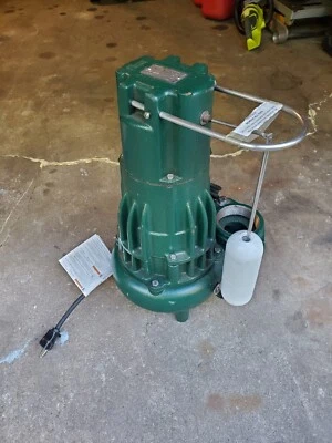 Commercial Pump Zoeller M282D Cast Iron Sewage Pump 1/2 HP 115V 382-0018 - Image 1 of 4