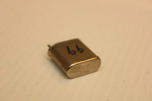 CRISTAL - QUARTZ - 5600 kHz - 5,60 MHz - Boîtier CR-18/U - GRC-9 - Zdjęcie 1 z 2