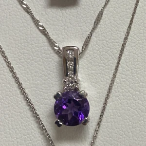 HERMOSO COLGANTE DE AMATISTA Y DIAMANTE 14K "TOTALMENTE NUEVO" VENTA AL POR MENOR $1295 - Imagen 1 de 1