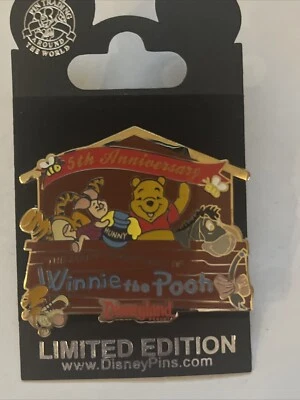 Disney Disneyland Muchas Aventuras Winnie the Pooh 5to Aniversario Tigger Piglet Foto 1 de 4
