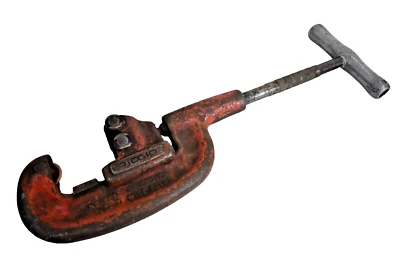 Ridgid Tools  No. 202 Heavy Duty Wide Roll Pipe Cutter 1/8" to 2" - Image 1 of 4