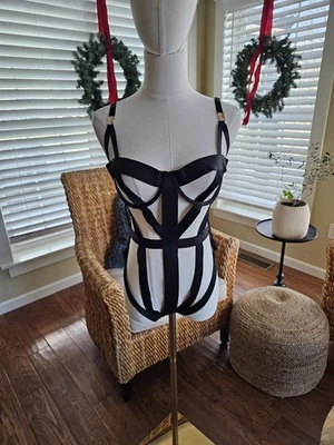 Body Victoria's Secret Luxe con bandas enjauladas con tiras negro talla L Foto 1 de 4