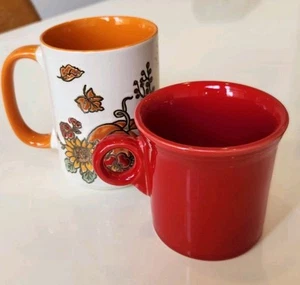 2er Set Tassen: Fiestaware Scarlet Mug & Eli Ana Seasonal Mug - Bild 1 von 5