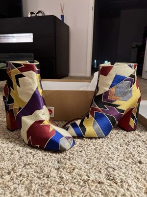 Christian Louboutin Hilconico 85 Tissu Geometrique/Nap Silk 42 - Image 1 of 4