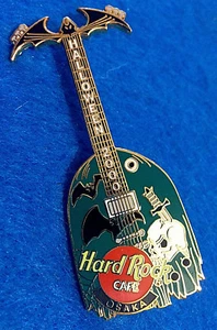 OSAKA HALLOWEEN GREEN GRAVESTONE SKULL SWORD & GUITAR 2000 Hard Rock Cafe PIN - Picture 1 of 1