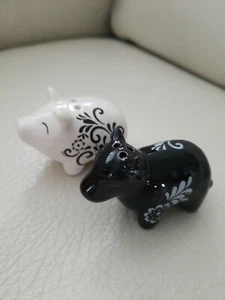 Cute Farm Bull pig Salt & Pepper Shakers 2.75” L hand painted Black/White - Picture 1 of 6