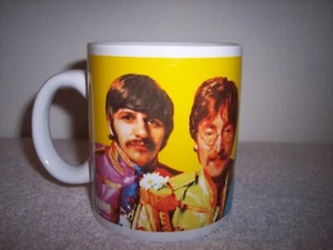 THE BEATLES SGT. PEPPERS LONELY HEARTS CLUB BAND GRAPHIC COFFEE MUG~EXCELLENT - Imagen 1 de 7