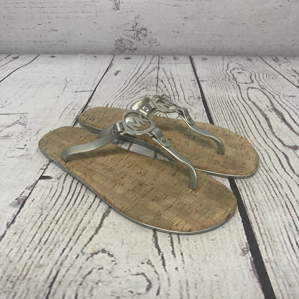 Sandalias Michael Kors Mujer 9M Gris Plateado Tanga Logo Zapato Playa Foto 1 de 4