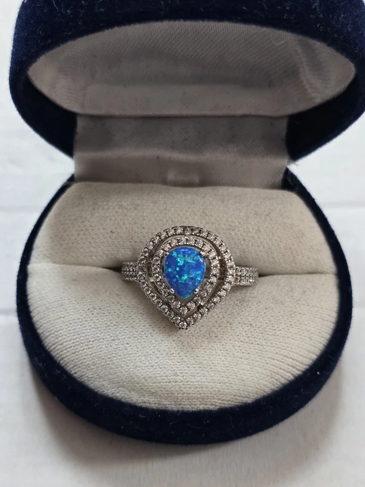 Anello In Argento Con Opale Blu A Goccia E Doppia Fila Di Zirconi Eleganti - Immagine 1 di 4