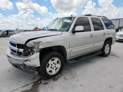 (LOCAL PICKUP ONLY) Radiator With Rear Auxiliary AC Fits 00-04 SUBURBAN 1500 605 - Image 1 of 4