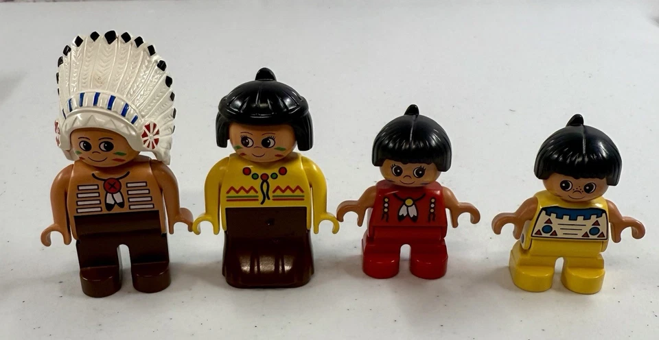 *MINT* Vintage Lego Duplo Lot Of 4 Indians Minifigs Mom Dad Child - Image 1 of 1