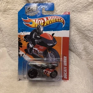 2011 HOT WHEELS RED BLACK DUCATI 1098R 1/6 THRILL RACERS VOLCANO - Picture 1 of 4