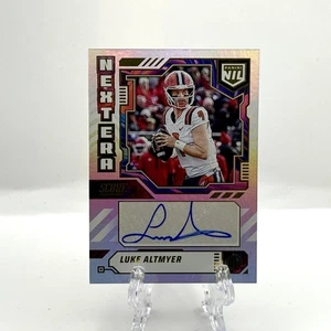 2025 Panini Score Luke Altmyer RC Next Era NIL Auto #NEN-LAL - Bild 1 von 2