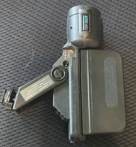 Luz de video azteca para videocámaras de 8 mm y VHS-C - Imagen 1 de 6