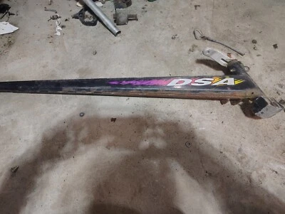 1998 Ski Doo Mach 1 Brazo de arrastre derecho Foto 1 de 2