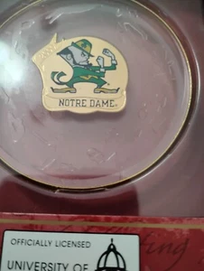 University of Notre Dame "Fighting Irish" Rarität Hallmark Karten inkl. Ornament Neu im Karton - Bild 1 von 4