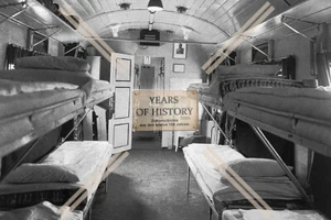 Foto im Lazarettzug Innenansicht Betten Koje Pritsche - Bild 1 von 1