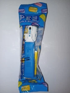 Star Wars R2D2 PEZ Candy & Dispenser - Picture 1 of 3