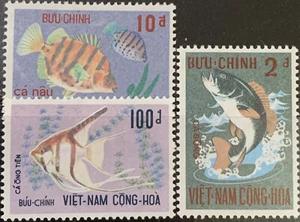 VIETNAM 1971 BIRD COLLECTION/ANIMAL, LIGHTLY HINGED, PERFORATED - Picture 1 of 1