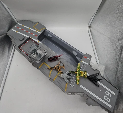 Aircraft Carrier Toy #69016 Redbox 1998 Includes 5 Die Cast Planes Fighter Jets Cover