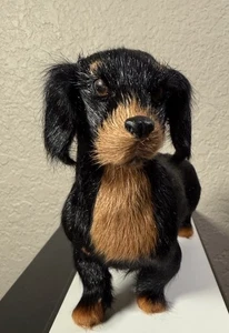 Estatuilla de perro Dachshund de piel real Life Like Goat Fur hecha a mano de colección rara - Imagen 1 de 6