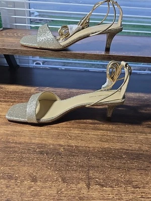 Sandalia Media Michael Kors JAIDA PLATEADA Cuero Brillo Plateado Talla 8M Nueva en Caja Foto 1 de 4