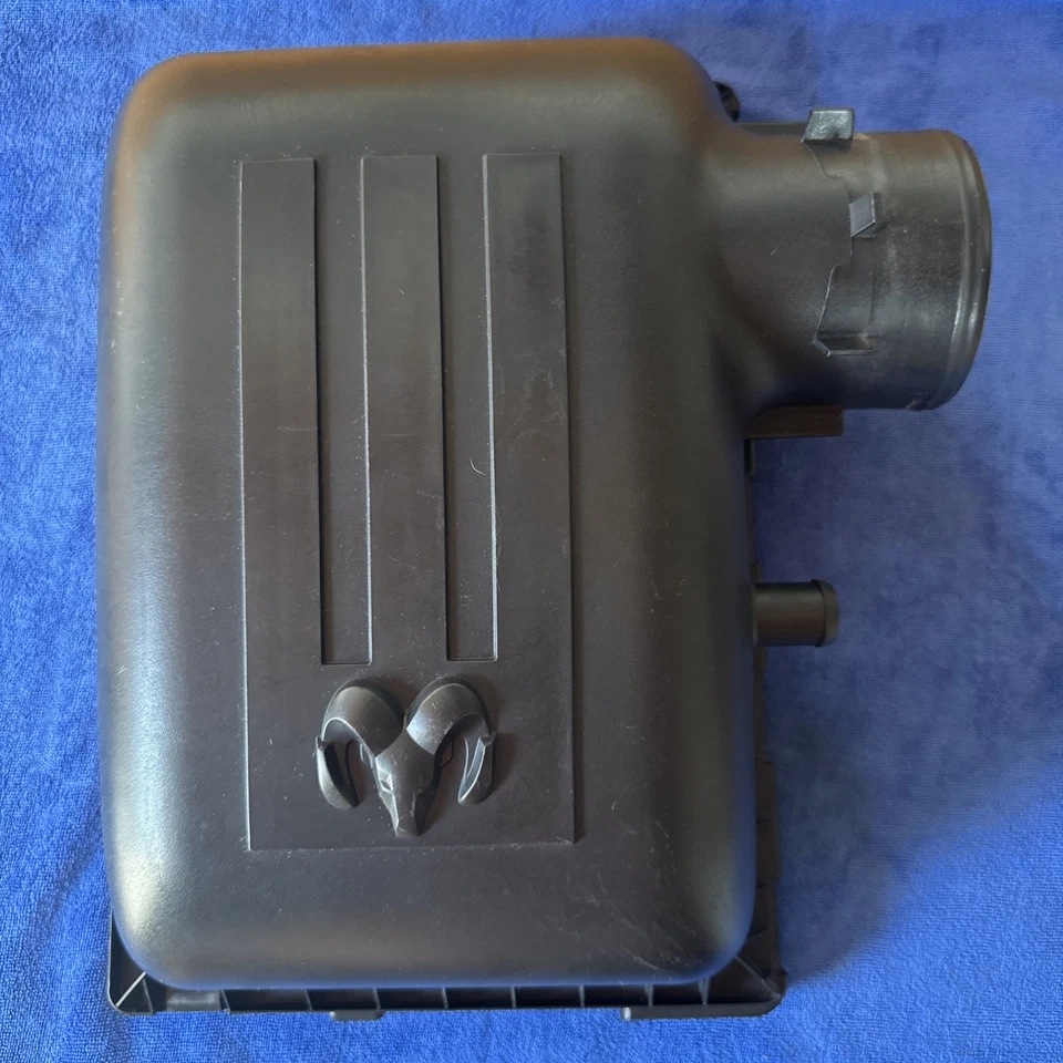 Очиститель коробки воздухозаборника в сборе 2003-2009 Dodge Ram 2500 3500 от оригинального производителя 03-09 - Изображение 1 из 4