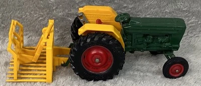 Britains 9432 Special 9420 Ford 6600 Farm Tractor 1/32 AE - Image 1 of 4