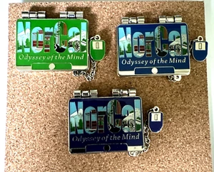 2022 ODYSSEY OF THE MINDS SPILLE DA COLLEZIONE DALLA CALIFORNIA SETTENTRIONALE OOTM 3 PEZZI - Foto 1 di 4