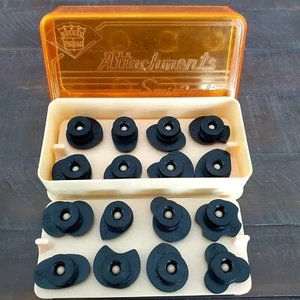 DeLuxe Zig Zag Accesorios para Máquina de Coser Diseño de Leva Disco Lote de 16 con Estuche - Imagen 1 de 4