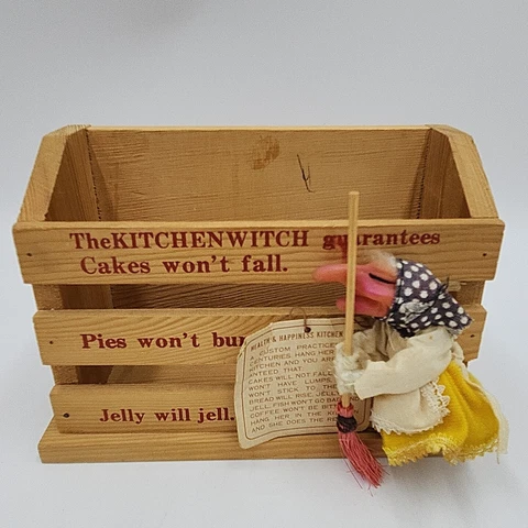 George Good Corporation 1980 Wooden Hanging Basket/Box Kitchen Witch w/Tag Cover