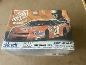 REVELL HOME DEPOT 2006 MONTE CARLO SS 1:24 TONY STEWART MODEL, SEALED, UNGEÖFFNET - Bild 1 von 5