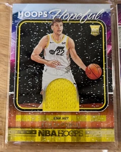 Camiseta deportiva de invierno 2024-25 Hoops Kyle Filipowski Hopeful RC #HM-KFJ Utah Jazz - Imagen 1 de 2