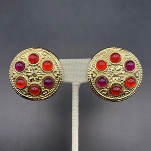 Orecchini a clip rotondi rosso viola lucite cabochon tono oro audaci grandi vintage - Foto 1 di 7