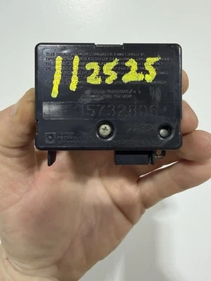 Genuine GM OEM 15732806 Remote Control Door Lock Receiver Good Clips - Image 1 of 4