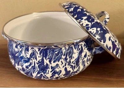 VTG GOLDEN RABBIT Enamelware Cobalt Swirl Blue Double-Handled Dutch Oven 2.5 Qt. - Image 1 of 4