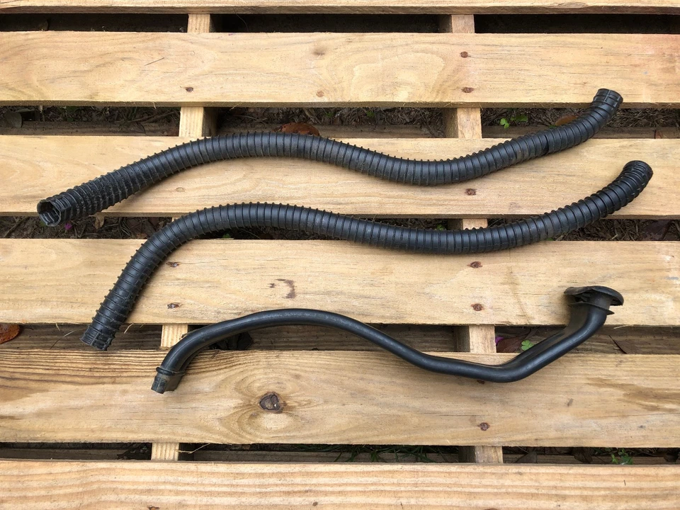 Volkswagen Super Beetle 1972 caja de aire fresco tubo de drenaje 113 819 533 Foto 1 de 4