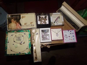 Verschiedene Modeschmuck Konvolut #7 Halskette Armbänder Ohrringe Ringe 10 Boxen - Bild 1 von 4