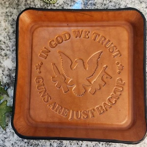 Bandeja de valet de cuero, bandeja de catchall de cuero tostado en relieve de 8 oz, bandeja organizadora. - Imagen 1 de 4