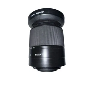 Sony 18-70mm f/3.5-5.6 Wide Angle Portrait Lens A-Mount works stuck filter hood - Picture 1 of 8