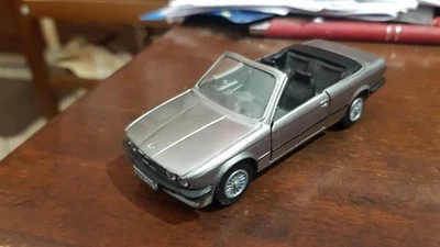 GAMA 1166 1/43 BMW 325 i CABRIO ARGENTO VINTAGE - Immagine 1 di 4