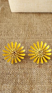 Large Metal Flower Clip On Earrings They Measure 1.78" Yellow Very Pretty - Picture 1 of 5