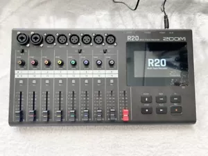 ZOOM R20 Multi-Track Recorder USB Audio Interface - Picture 1 of 6