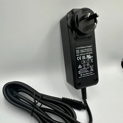 3M Speedglas Battery Charger for Upgraded Adflo PAPR Li-ion Battery's - 833111  - image 1 of 4