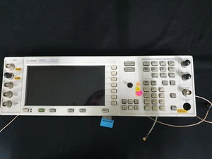Agilent E4400-60522 : E4438C front fanel - Picture 1 of 6